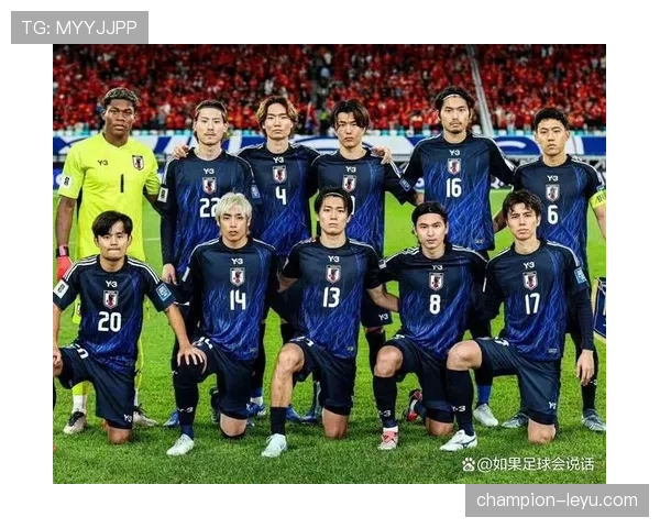 日本队世界杯赛场高唱国歌激昂出战，点燃球迷信念与斗志