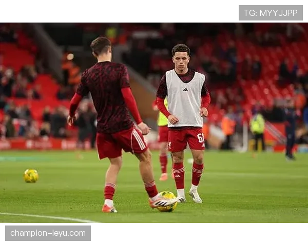 替补席红牌的判罚逻辑：哪些行为算违规？